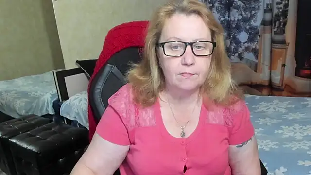 Snapshot of Frau_Marta chatting on December 19, 2025, 12:45 pm Frau Marta online show from December 19, 2025, 12:45 pm