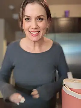 Snapshot of MaiseKnox chatting on January 5, 2025, 6:45 pm MaiseKnox online show from January 5, 2025, 6:45 pm