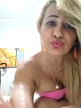 vivifernades online show from December 9, 2024, 4:37 pm