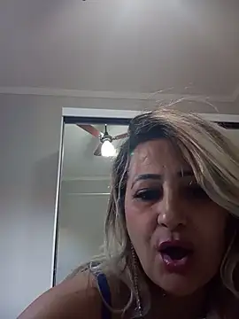 Snapshot of vivifernades chatting on July 22, 2026, 12:30 pm vivifernades online show from July 22, 2026, 12:30 pm