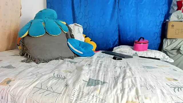 Snapshot of BlowMommy_ chatting on February 22, 2026, 12:15 pm BlowMommy online show from February 22, 2026, 12:15 pm