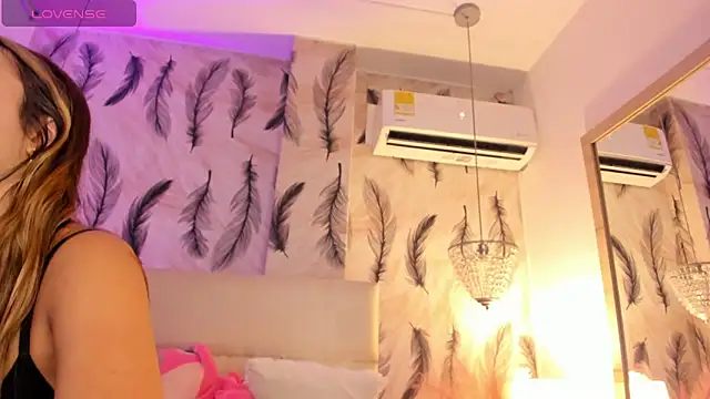 Snapshot of Vivi_prinncess chatting on February 10, 2026, 11:09 pm Vivi prinncess online show from February 10, 2026, 11:09 pm