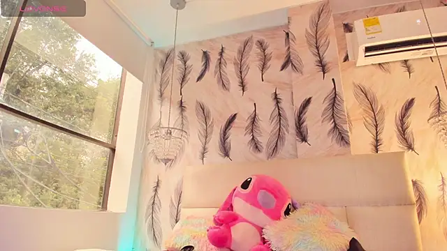 Snapshot of Vivi_prinncess chatting on February 21, 2026, 9:49 pm Vivi prinncess online show from February 21, 2026, 9:49 pm