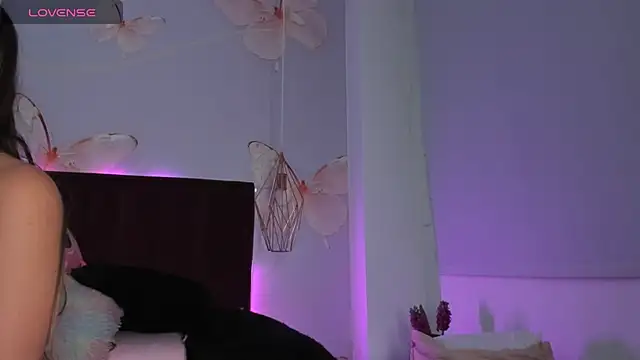 Snapshot of Vivi_prinncess chatting on February 23, 2026, 11:35 pm Vivi prinncess online show from February 23, 2026, 11:35 pm