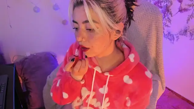 Sammysammy  online show from February 4, 2025, 1:13 am