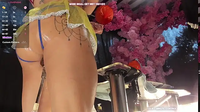 Snapshot of alise_MULTIVIEW_parker chatting on October 29, 2025, 10:11 pm alise MULTIVIEW parker online show from October 29, 2025, 10:11 pm