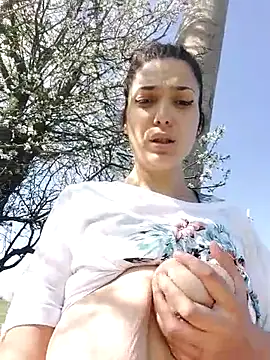 Snapshot of JoLeNe27 chatting on March 14, 2025, 12:51 pm JoLeNe27 online show from March 14, 2025, 12:51 pm