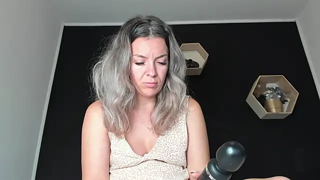 Alesys69 online show from September 21, 2025, 9:38 pm