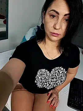 charrlote love online show from May 28, 2026, 5:27 am