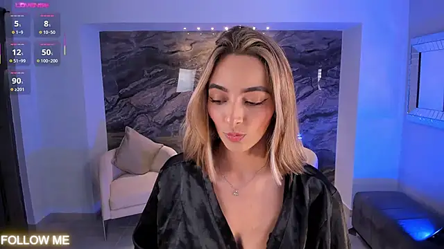 MelissaMoore  online show from November 7, 2025, 2:33 am