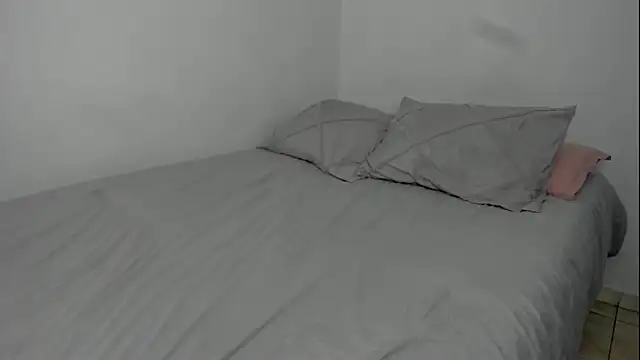 Dephne   online show from February 9, 2026, 10:25 pm