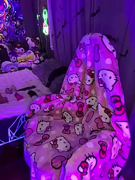 BlaizeyBBy online show from March 11, 2025, 9:02 am