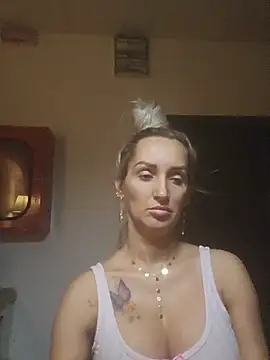Snapshot of IsabelleEthan chatting on July 11, 2026, 12:02 am IsabelleEthan online show from July 11, 2026, 12:02 am