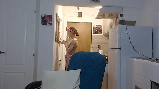 Snapshot of simyhvn chatting on February 6, 2025, 5:14 am simyhvn online show from February 6, 2025, 5:14 am