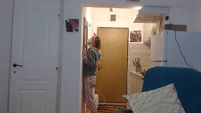 Snapshot of simyhvn chatting on February 7, 2025, 5:10 am simyhvn online show from February 7, 2025, 5:10 am