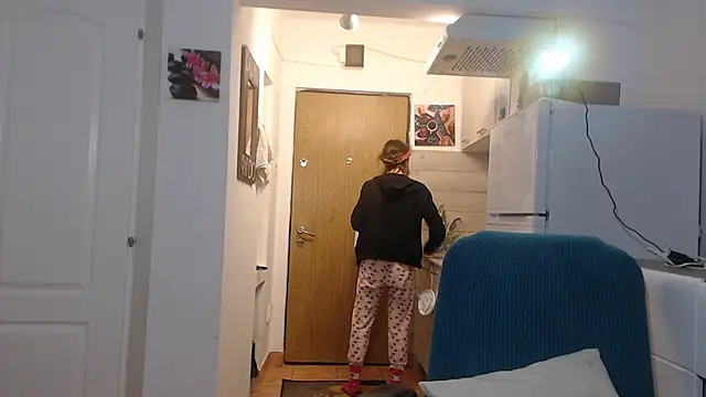 Snapshot of simyhvn chatting on February 8, 2025, 5:08 am simyhvn online show from February 8, 2025, 5:08 am