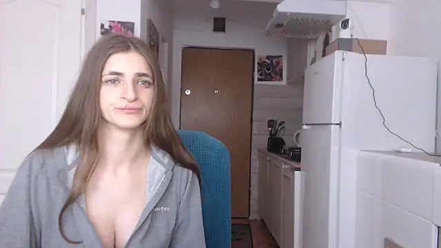 Snapshot of simyhvn chatting on February 15, 2025, 6:23 am simyhvn online show from February 15, 2025, 6:23 am