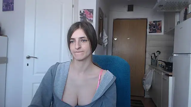 Snapshot of simyhvn chatting on February 25, 2025, 8:14 am simyhvn online show from February 25, 2025, 8:14 am