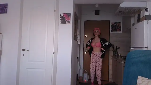 Snapshot of simyhvn chatting on March 5, 2025, 5:07 am simyhvn online show from March 5, 2025, 5:07 am