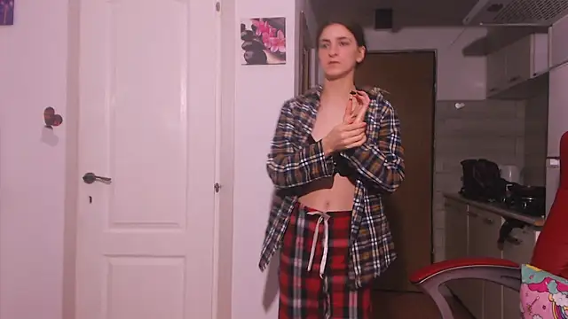 Snapshot of simyhvn chatting on December 15, 2025, 6:06 am simyhvn online show from December 15, 2025, 6:06 am