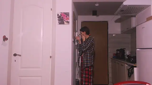 Snapshot of simyhvn chatting on December 16, 2025, 6:07 am simyhvn online show from December 16, 2025, 6:07 am