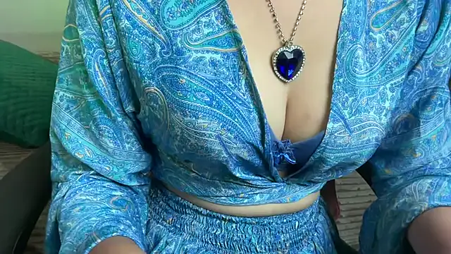 Queen Angelena online show from June 26, 2026, 5:50 pm