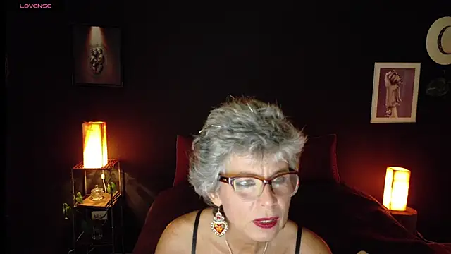 milfettefab online show from December 17, 2025, 8:04 pm