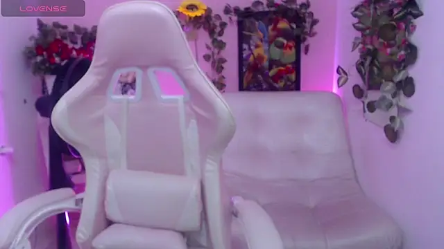 stepmother 105 online show from December 16, 2025, 6:46 pm