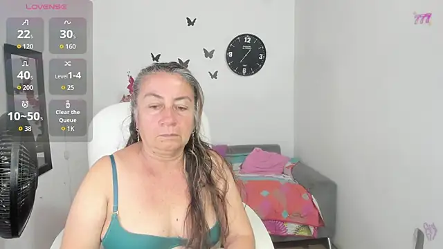 Snapshot of stepmother_105 chatting on May 28, 2026, 6:27 pm stepmother 105 online show from May 28, 2026, 6:27 pm