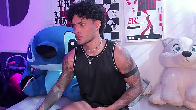 Snapshot of Alessandro_Vanni chatting on May 9, 2026, 1:38 pm Alessandro Vanni online show from May 9, 2026, 1:38 pm