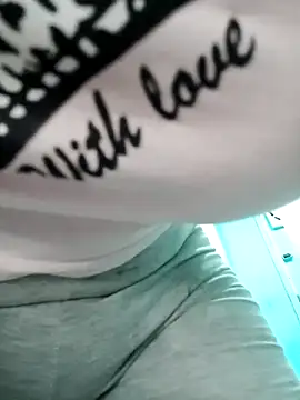 Snapshot of maymercy chatting on February 19, 2025, 3:05 pm maymercy online show from February 19, 2025, 3:05 pm