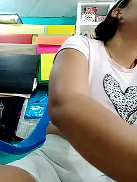 Snapshot of maymercy chatting on February 22, 2025, 1:46 pm maymercy online show from February 22, 2025, 1:46 pm