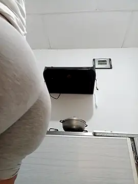 Snapshot of maymercy chatting on February 26, 2025, 4:56 pm maymercy online show from February 26, 2025, 4:56 pm