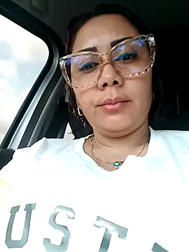 Snapshot of maymercy chatting on March 22, 2025, 2:25 pm maymercy online show from March 22, 2025, 2:25 pm