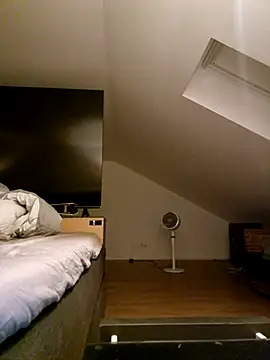 Prinzalbert7xh online show from April 18, 2026, 7:07 pm