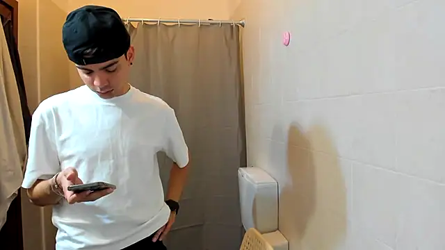 dylancrugerx online show from February 6, 2026, 5:27 pm