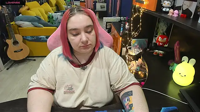 Softie Sofy online show from February 13, 2025, 2:23 am