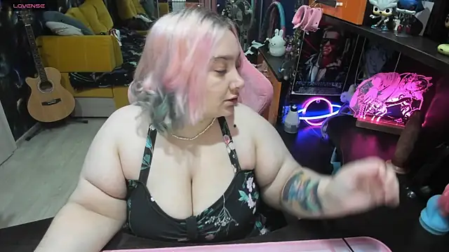 Softie Sofy online show from September 23, 2025, 1:41 am