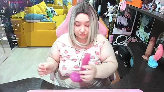 Softie Sofy online show from June 28, 2026, 2:39 am