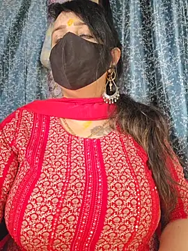 cute-tanvi online show from May 25, 2026, 1:00 am