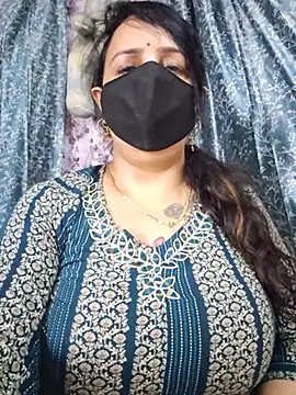 Snapshot of cute-tanvi chatting on July 1, 2026, 1:02 pm cute-tanvi online show from July 1, 2026, 1:02 pm