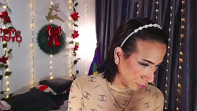 Kenisha Sweet online show from December 10, 2024, 1:33 pm