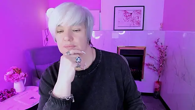 CarmenSoft online show from February 1, 2026, 9:02 pm