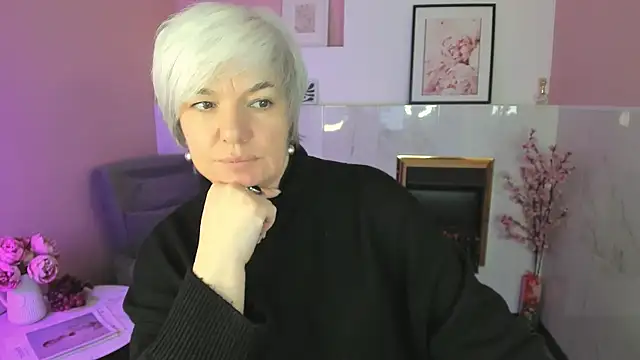 CarmenSoft online show from April 5, 2026, 8:39 pm