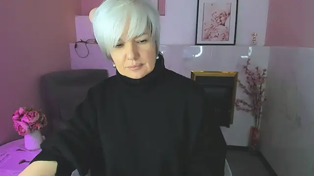 CarmenSoft online show from April 14, 2026, 8:37 pm