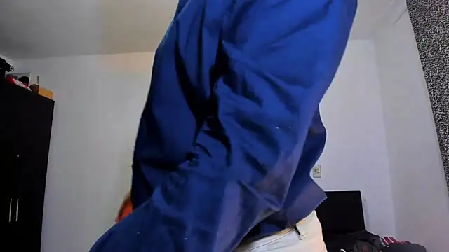 Snapshot of ares_sexxx chatting on March 15, 2026, 7:53 pm ares sexxx online show from March 15, 2026, 7:53 pm