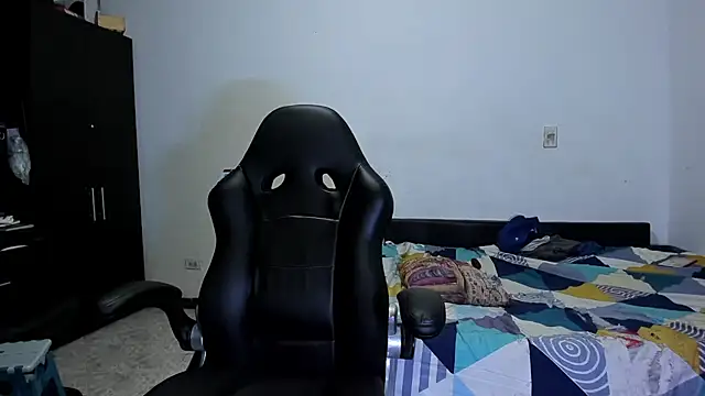 Snapshot of ares_sexxx chatting on April 12, 2026, 12:59 am ares sexxx online show from April 12, 2026, 12:59 am