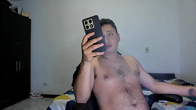 Snapshot of ares_sexxx chatting on April 13, 2026, 3:34 am ares sexxx online show from April 13, 2026, 3:34 am