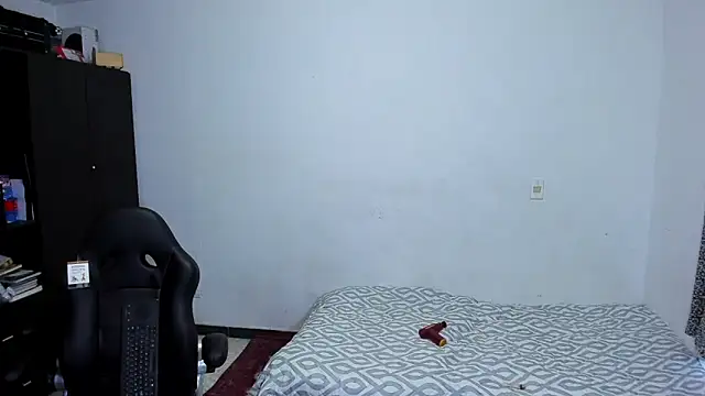 Snapshot of ares_sexxx chatting on April 14, 2026, 11:49 am ares sexxx online show from April 14, 2026, 11:49 am