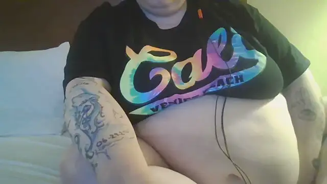 Snapshot of Ladyofmystery chatting on December 28, 2024, 9:20 am Ladyofmystery online show from December 28, 2024, 9:20 am